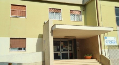 Il sindaco Cessa chiude la scuola primaria  G. Rodari